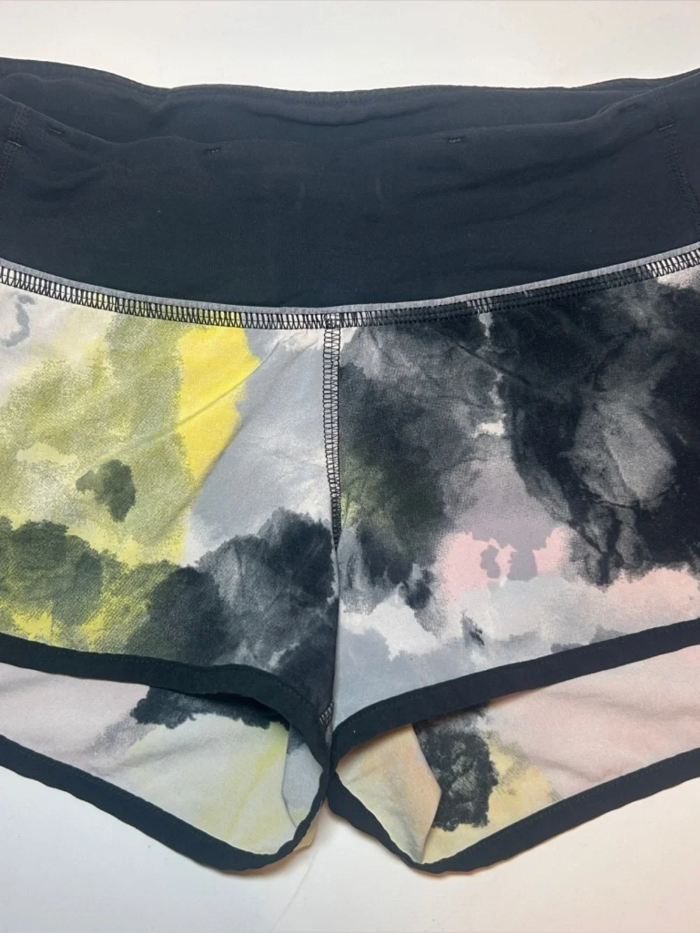 LULULEMON SPEED UP Womens 2 Citron Tinted Canvas Lined Athletic Running Shorts